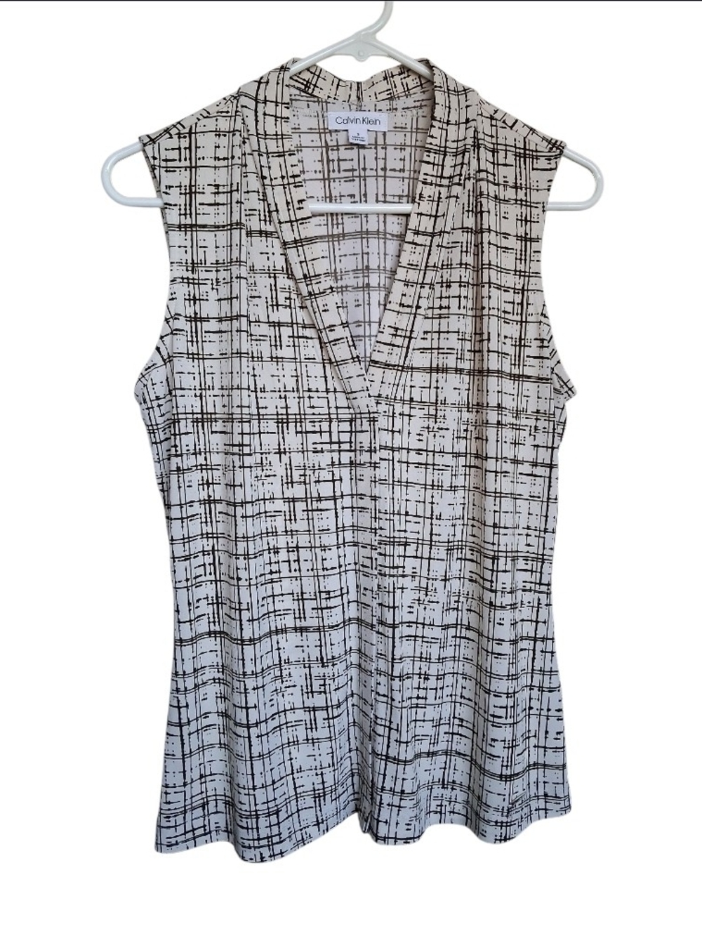 Calvin Klein Women's Sleeveless V-Neck Professional Blouse - Black & Cream